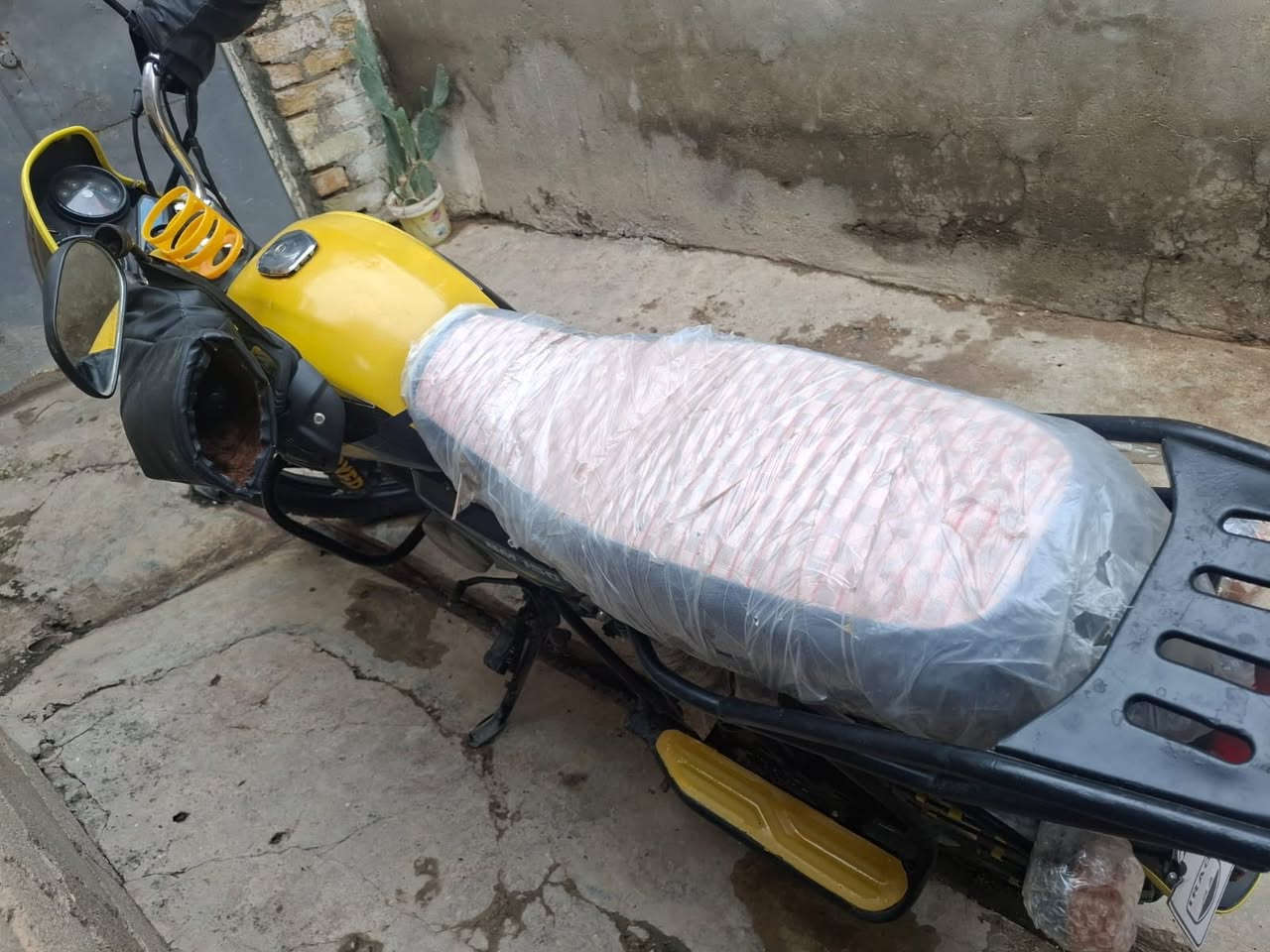 سلام عليكم. 
دراجه بوكسر موديل ٢٠٢٠ دراجه نضيفه تخبل 

مكاني الحساويه. 
السعر (٨٠٠) وبيها مجال 

***********
