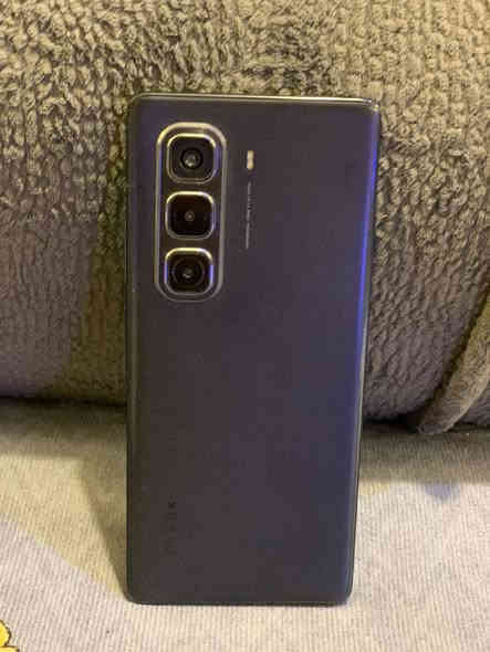 سلام عليكم 
انفنكس هوت50برو 
جهاز نضيف مامفتوح بس بيه فطور ممأثره عل لمس للبيع او مراوس سعر125بيه مجال بسيط مكاني بلديات الاستفسار***********
