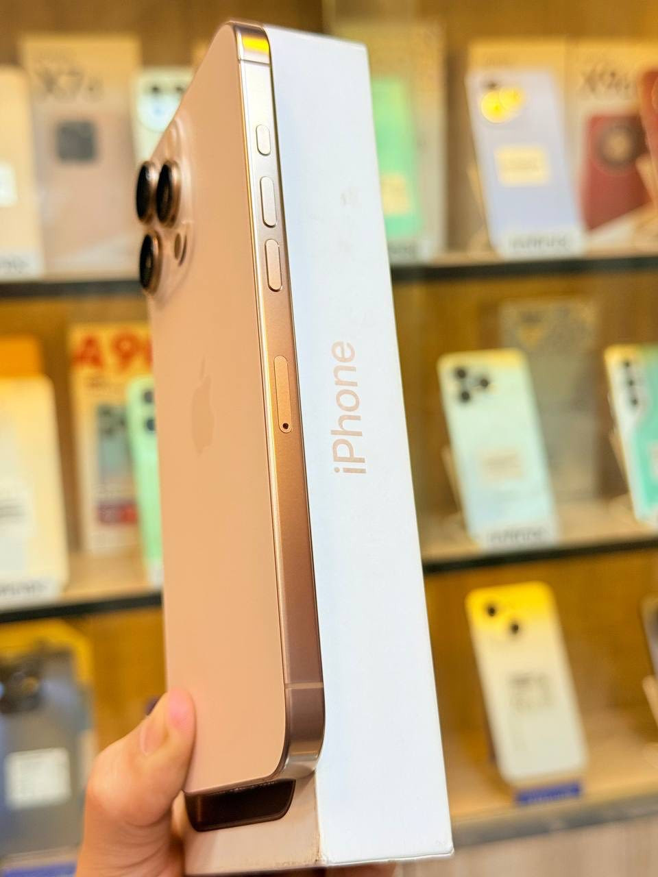 أيفون16 برو ماكس عربي شرق اوسط  ذاكره 256 بطاريه 98اعتبره فاتحه بيدك من كارتونه ممبدل بي شي مع ضمان 5 ايام نضافه 100‎%‎ كامل ملحقاته  وتر بروف عل حاسبه كله نورمل مكاني بغداد البياع شارع 13 مركز الريس للموبايل 
⭕️متوفر اقصاد رافدين منصه ⭕️
السعر مليون و400  الف 
***********
