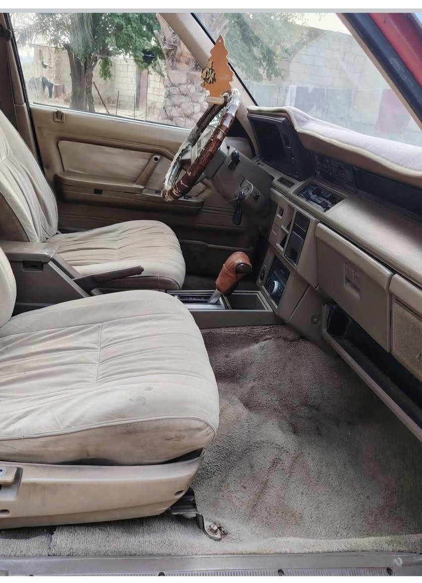 سوبر موديل ٨٤ رقم صلاح الدين دولي بإسمي سنوية لل ٢٠٣٠ محرك vvt مكفول وكير أوتوماتيك تبريد شغال كهربائياتها كلها شغاله غرفتها حلوة صدر جديد تايرات جديده مصبوغه حزام سيارة مال جناي ماتصرف عليها شي سعرها ٤٨ وبيها مجال بسيط للشراي مكانها تكريت اتصل بصاحب السيارة 
*********** بيه واتساب
