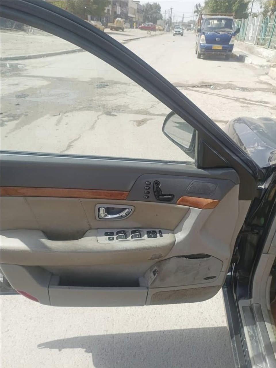 كيا اوبرس ٢٠٠٥سنويه لل٢٩مشروع وطني كير ومحرك افلون مكفولات تبريد ثلج قطعتين  مناخين فتحه طكتين كشنات كهرباء وخزن ميموري شاشه تخم تاير جديد جام اربعتهم اوتو تعتيم ليلي وباقي التفاصيل معروفه سعر ٥٠ وبيه مجال مكان بابل تلفون ***********
