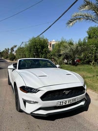 موستنك موديل ٢٠٢٣ لون ابيض   فول مواصفات قماره كشف 🏎️ محرك 4 سلندر تور...