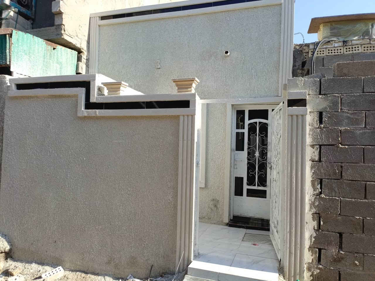 دار للبيع طابو زراعي سند 25 المساحة 40م عكادة غرفة نوم مطبخ ترك حمام تواليت خارجي البيت فارغ جيب غراضك واكعد السعر 24 وبي مجال بسيط ***********
