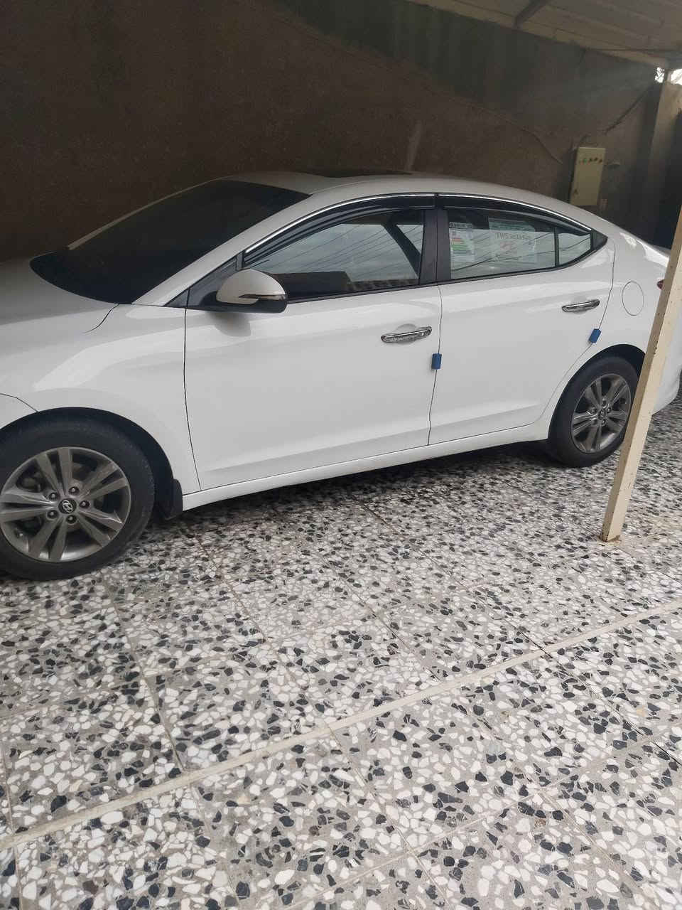 السلام عليكم الانتر للبيع وراد خليجي 2017سياره خير الله مناقصها شي  ما عدة شويه بل جاملغ الخلفي  وكولشي بل سونار موجود   مكينه 2000دوش فول مواصفات سياره جاهزه مال جناي الله شاهد رقم بغداد انكليزي سنويه 2029 بسمي تحويل ثاني يوم مكاني بغداد النهروان السعر 145 وبيه مجال للشراي استفسار اتصل وتدلل ***********
