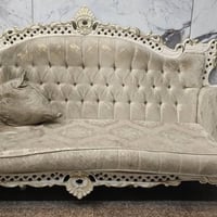 ميز • للبيع