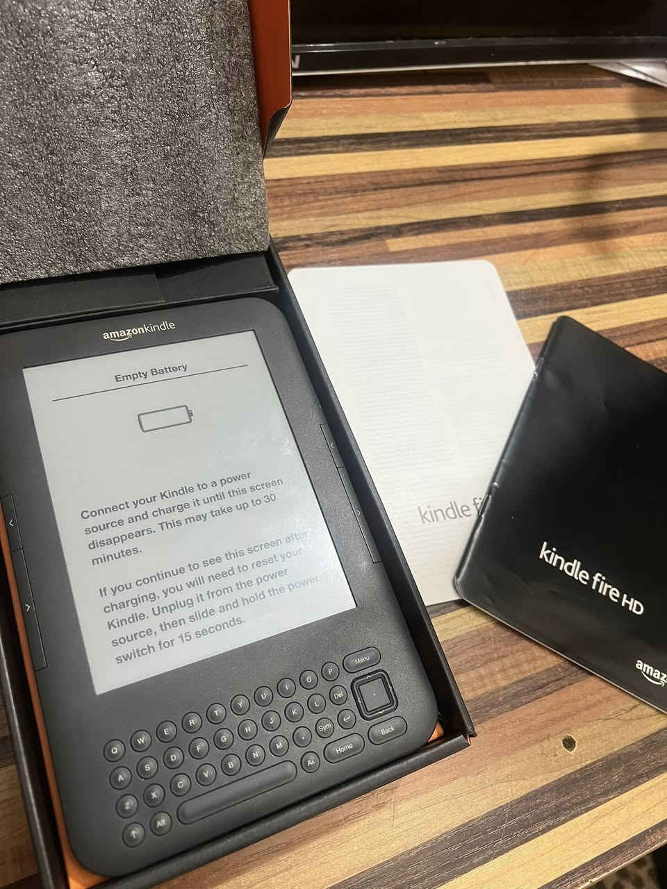 اخوان كندل بهالشكل ماعرف شنو مشكلته   كامل باكيته وغراضه
يطلع ضوء اصفر من احطه بالشحن بس صافن هيج ماعرف بي
الي يريده ب ١٠ بسعر الباكيت وشاحنه


**إذا كنت صاحب هذا الإعلان وتريد حذفه لأي سبب، رجاءا أرسل رسالة إلى الدعم الفني**