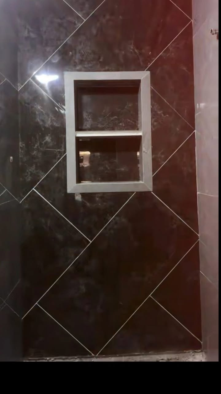 السلام عليكم ورحمة الله وبركاته اني جنت اشتغل بغداد هسه رجعت للفلوجة ماعندي معاميل
اني اشتغل بورسلين واخواني لباخين شغل ممتاز 

خاف فد يوم تحتاجني شي  

هذا رقم ***********
