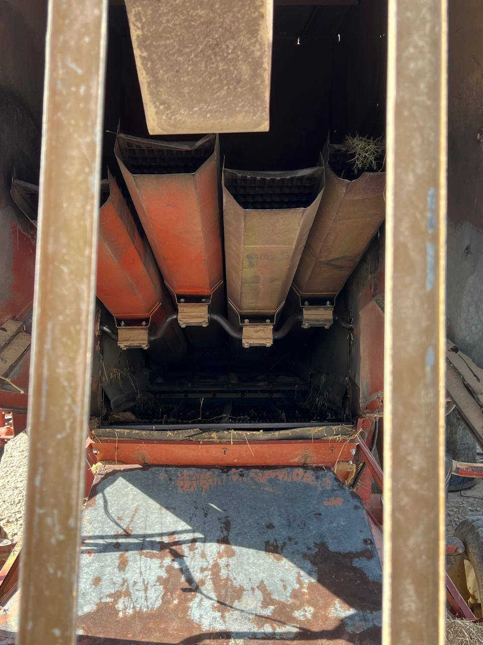 حاصدة لاڤيردا موديل 1985
رقم و سنوية كامل
مكانها كركوك
للتواصل اتصل على رقم بي واتساب
‏‪***********
