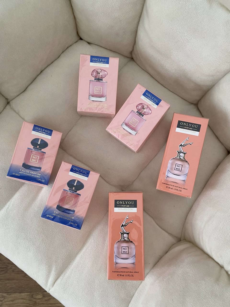عطور حجم ميني سعر القطعة ٣ قطعتين ٥ الاف 

يوجد توصيل لجميع محافظات العراق 🚚 
.
.
.
.
.
.
.
.
.
.
#بيجامات #بيجاما #اكسبلور #اكسسوارات


**إذا كنت صاحب هذا الإعلان وتريد حذفه لأي سبب، رجاءا أرسل رسالة إلى الدعم الفني**