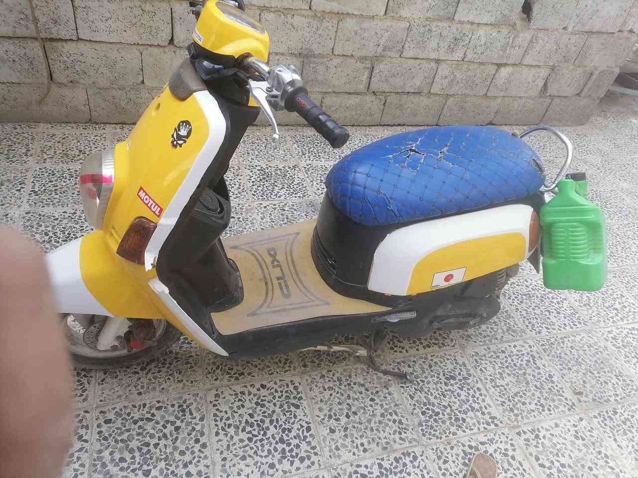 بوليس عدلة كمالة او مكفولة من كلشي بس ناقصهة كفر  السعر 550 بيهة مجال بس شي قليل***********
