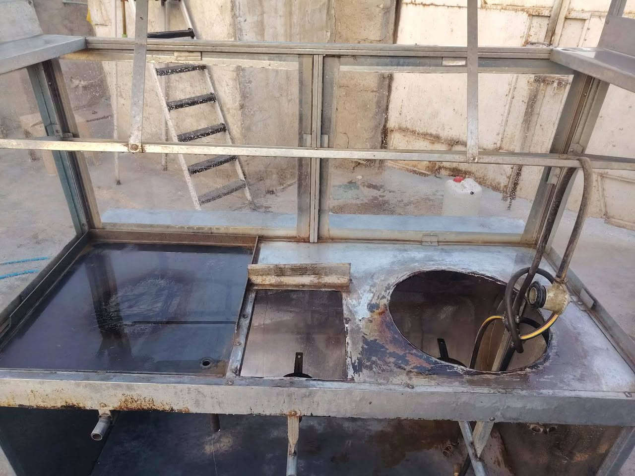 للبيع عرابانة لبلبي وبركر
سعرهة 400وبيهة مجال للتواصل 0773 617 9441الاتصال بلرقم
