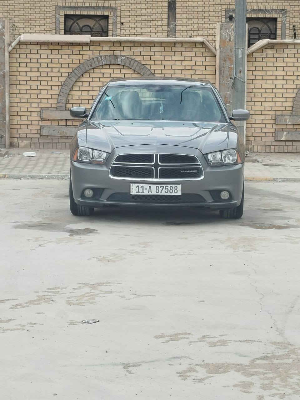 جارجر اصل ٢٠١١ تبديل جاملغ جهه اليمين بدون دواخل و صبغ الجامبغ الخلفي مع الباب أثر جراد بدون ضربه سياره جاهزه من حداديه طخم تاير جديد مكينه مبدله جديده ضفيره رقم بغداد مداوم كبل باسم المشتري رايدها ١٤٠ وبيها مجال مايرد على الخاص اتصل ***********
