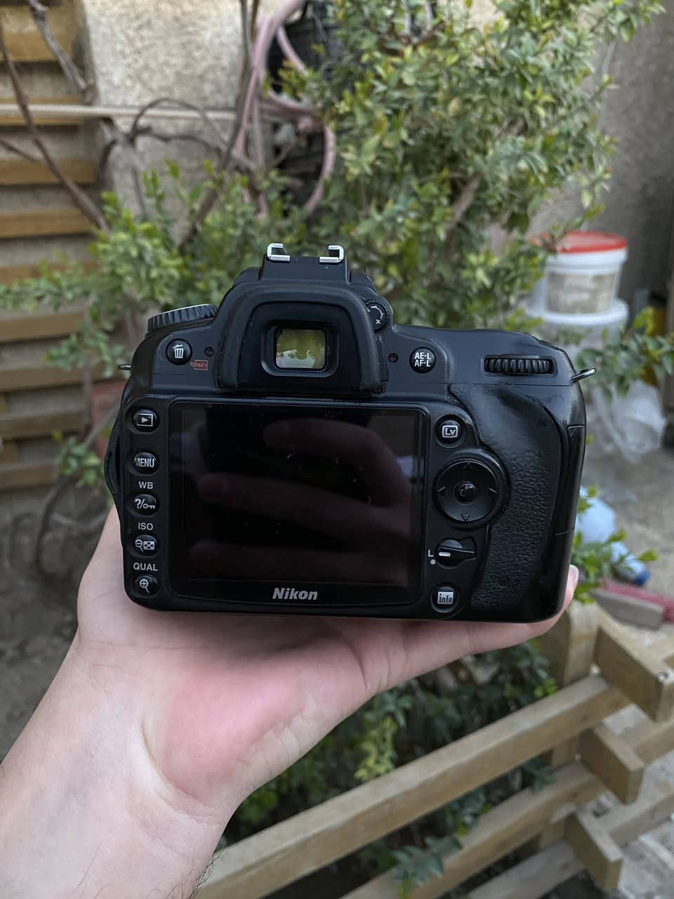 للبيع كامرا نيكون D90 نضافه موضحه بصور مع عدسه رياضي 70-300 سيكما
ملحقات 
عدسة 70-300 سيكما 
شاحنه 
بطاريه 
حزام 
السعر 290 الف وبي مجال للطيبين 
المكان بغداد البنوك 
لايوجد توصيل


**إذا كنت صاحب هذا الإعلان وتريد حذفه لأي سبب، رجاءا أرسل رسالة إلى الدعم الفني**