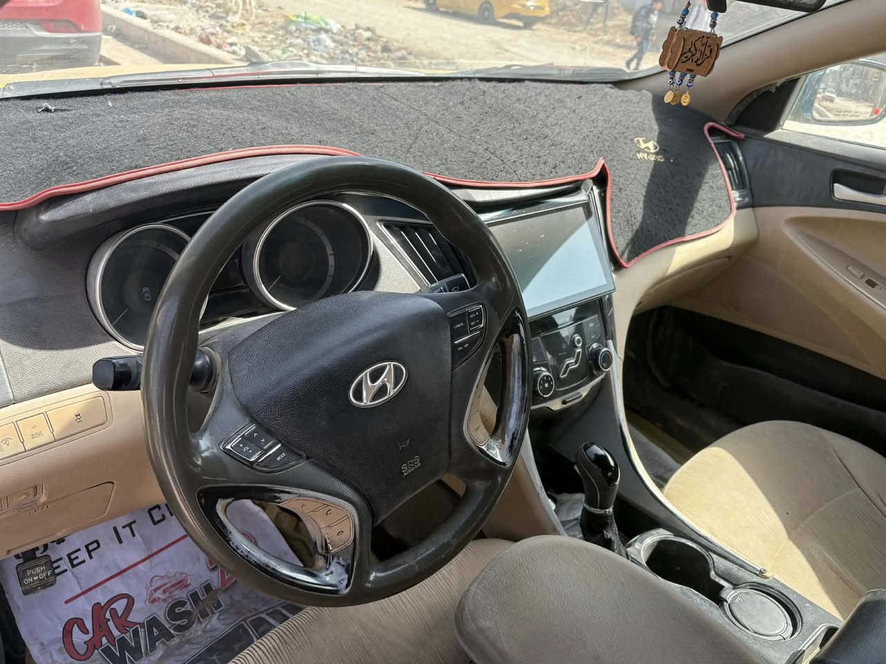 السلام عليكم من رخصه لأدمن سوناته ٢٠١١للبيع لون اصفر سياره مامتعوبه عله إيد وحده السعر خاص العنوان اكرمين ***********
