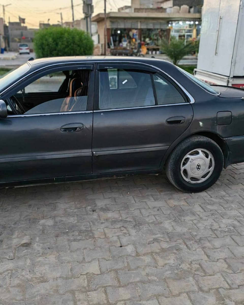 سوناتا تو موديل 93
مكينه 2000 كير مكينه تبريد جاهزة غرفتها نظيفه 
رقم بغداد دولي مكانها كربلاء يرادلها دعاميه أماميه 
*********** واتساب موجود 
٣٢ مجال بسيط او مراوس
