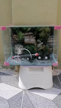 حوض أسماك • كامل الملحقات • ٥٠سم×٣٦سم×٣٠سم