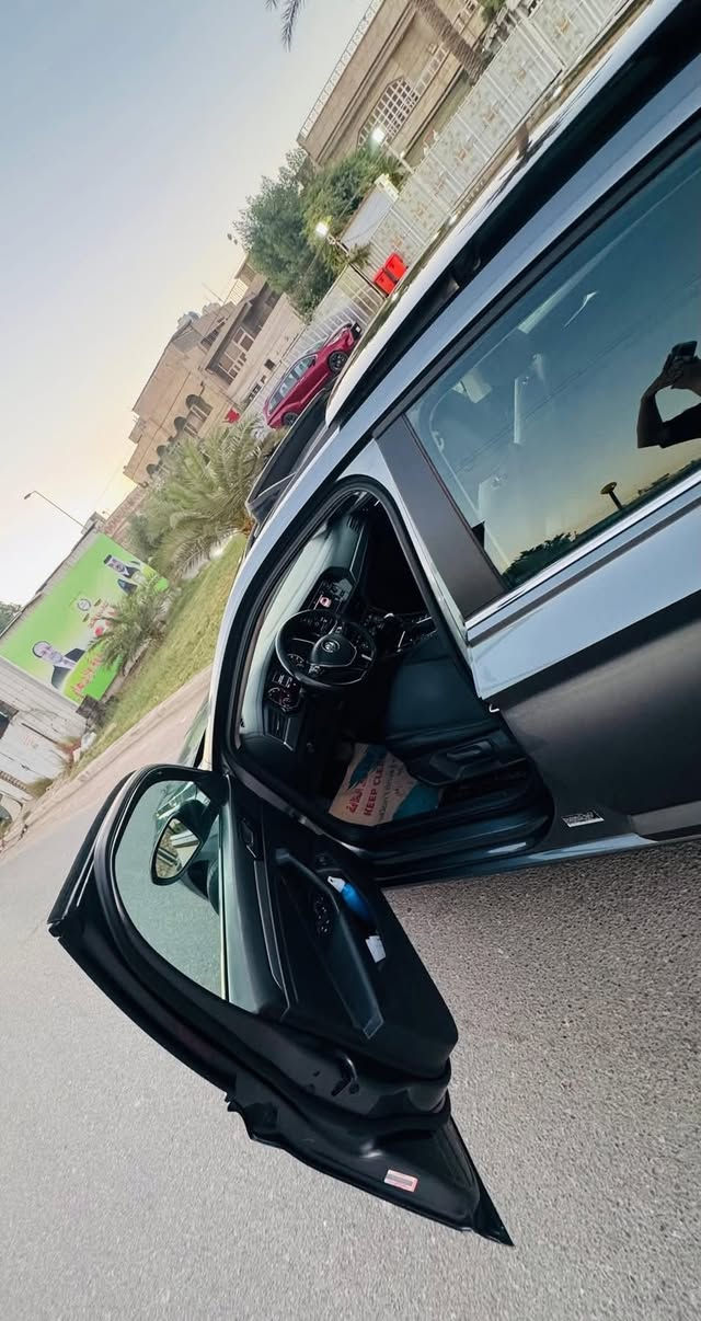 جيتا موديل ١٩ مواصفات Se  ماشيه ٧٨ مايل 
حادث خفيف بدون صبغ بدون تبديل فقط شبر بارد مرفقه صور الحادث رقم بغداد أنكليزي 
 السعر ١٥٠ وبي مجال 
***********
