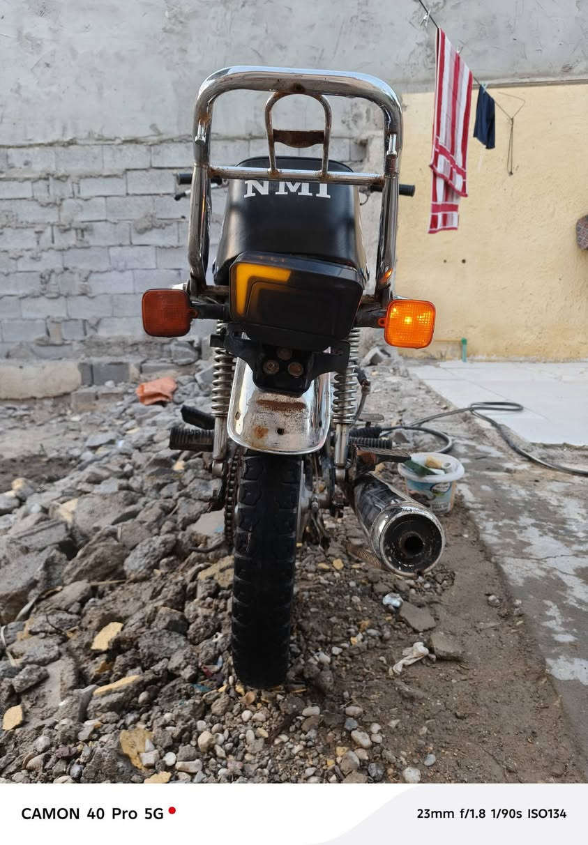 السلام عليكم من رخصة الادمن عندي دراجة اربعه كير نوع تايكر موديل 23 اوراق كامله اصليه مو اسكنر دراجه خير من الله كلشي بيها شغال كهربائيات نقصها بس كفرات زنجيل معروضة ب650 مكاني حي الحكيم الاتصال على *********** بي واتساب
