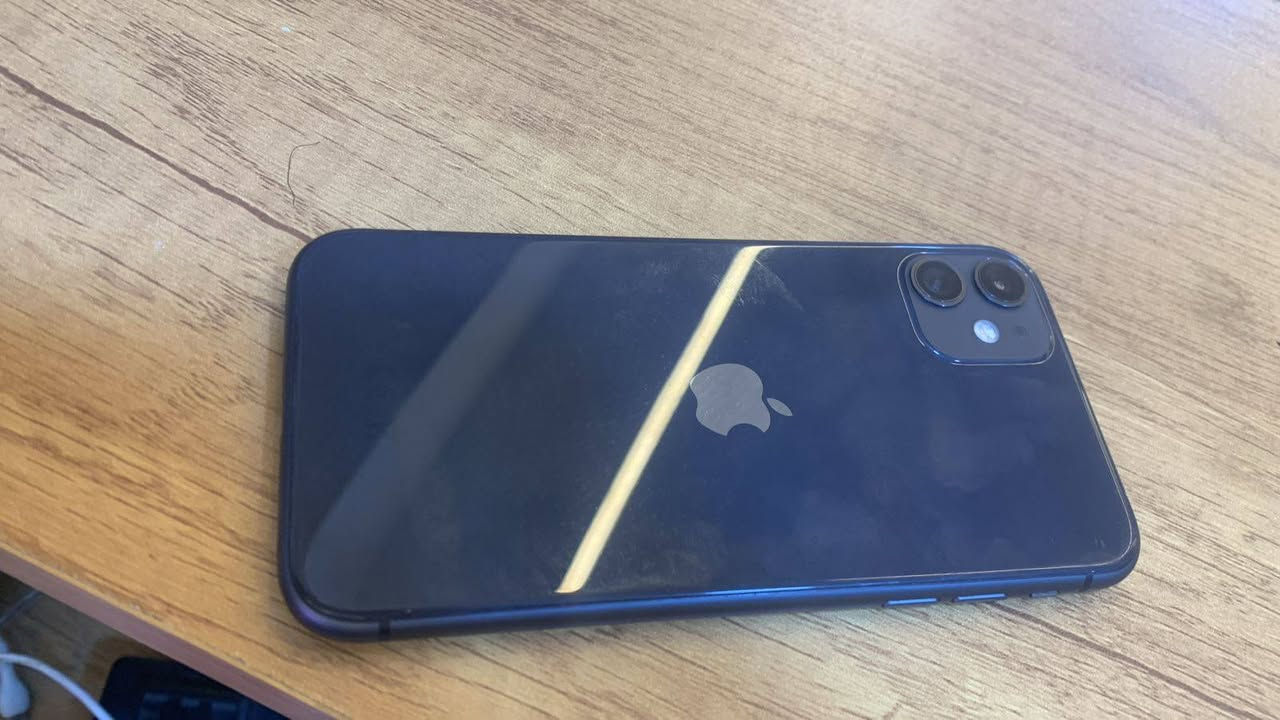 ايفون 11
سلام عليكم البيع ايفون 11 عادي ذاكرة 128 نموذج m بطاريه بلادي78  الشاشه فقط مفطوره  فيس ايدي شغال
المكان ديالى بعقوبه التحرير السعر180بي مجال*********** كارتونه ويا كيبل
