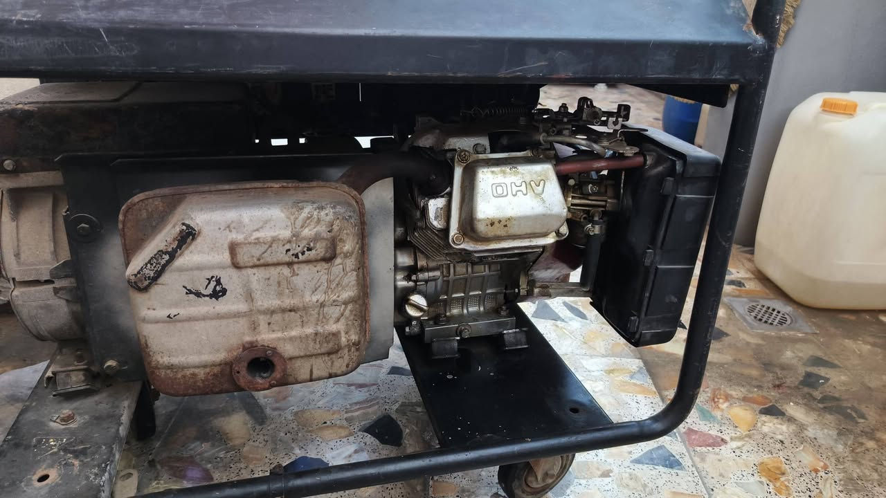 مولدة أقصى للبيع 8kva الاتصال على الرقم ***********
