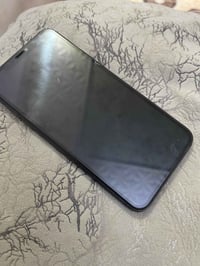 ايفون ١١ برو ماكس • ذاكره ٢٥٦ • شاشه اصليه