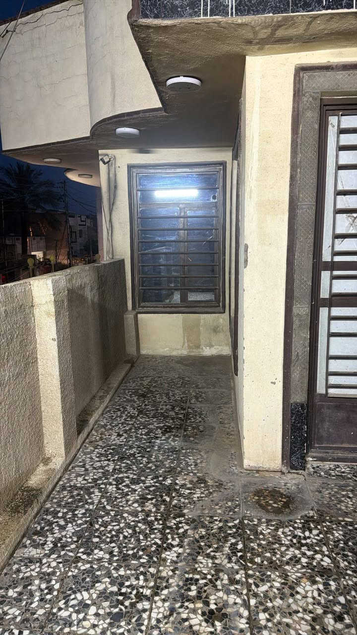 غرفه وصاله مطبخ صحيات للايجار السيديه الضباط مربع القاده 
لاستفسار الاتصال على الارقام 
***********
***********
مكتب القريشي للعقار
