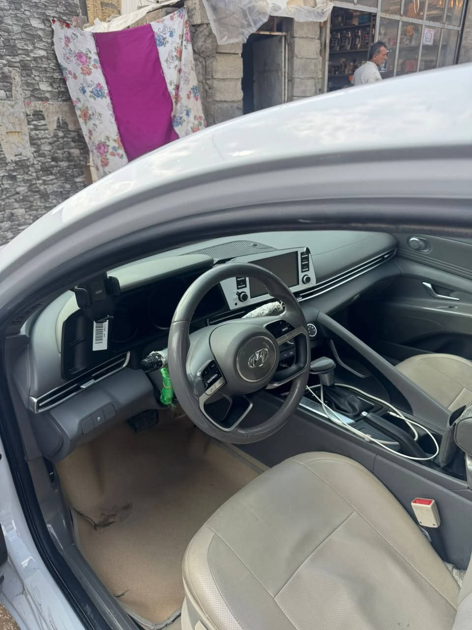 السلام عليكم 
النترا خليجي مديل 2023 اقصاد نضام كفيل نفس البيت الكفيل ماشيه 118 السياره مكفوله من الصبغ والضربه والبارد المكينه 1600 السياره جاهزه مابيهه نقص مكفوله مكينه كير حداده تخم تاير جاهزه السياره فول مواصفات فتحه بصمه والموصفات المعروفه مال النترا..
السعر :155 وبيها مجال قليل.
العنوان : بصره دور النفط..
رقم الهاتف : ‭..0771 673 6201‬
