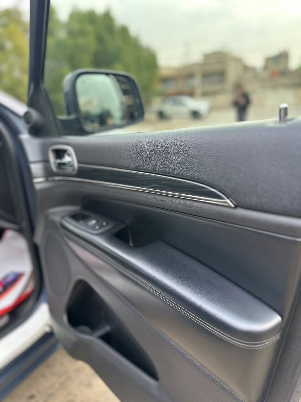 لون بحري  ملكي فول مواصفات فول 1/1
بانوراما فتحة كبيرة
 

رقم بغداد

عداد السرعه / 58  الف ميل 

المواصفات 
▪️لايتات زينون + لد نهاري
▪️كشافات LED
▪️تشغيل عن بعد
▪️جنطة كهرباء
▪️شاشة كبيرة + حساسات اصطفاف + كامرة
▪️نظام توقف ذاتي
▪️رادار  خلفي  وجانبي نقطة عمياء
▪️كير شفتات رياضي بالستيرن
▪️كشنات جلد 
▪️كشنات كهرباء + تدفئة + خزن وضعية قيادة السائق
▪️تدفئة ستيرن 
▪️نظام GPS خرائط + كار بلي
▪️بصمة دخول + تشغيل
▪️دبل اكزوز 
▪️هوك خلفي 
▪️ويل حجم 20 لمتدد X
▪️اشاير مري + هيتر + انعكاسات انارة ليليةحداديه جديده 

السعر 27,000 الف 

صور الحادث مرفقه مع الصور تبديل فقط بنيد  صبغ ربع الجاملغ ❤️

هـ/ ***********
