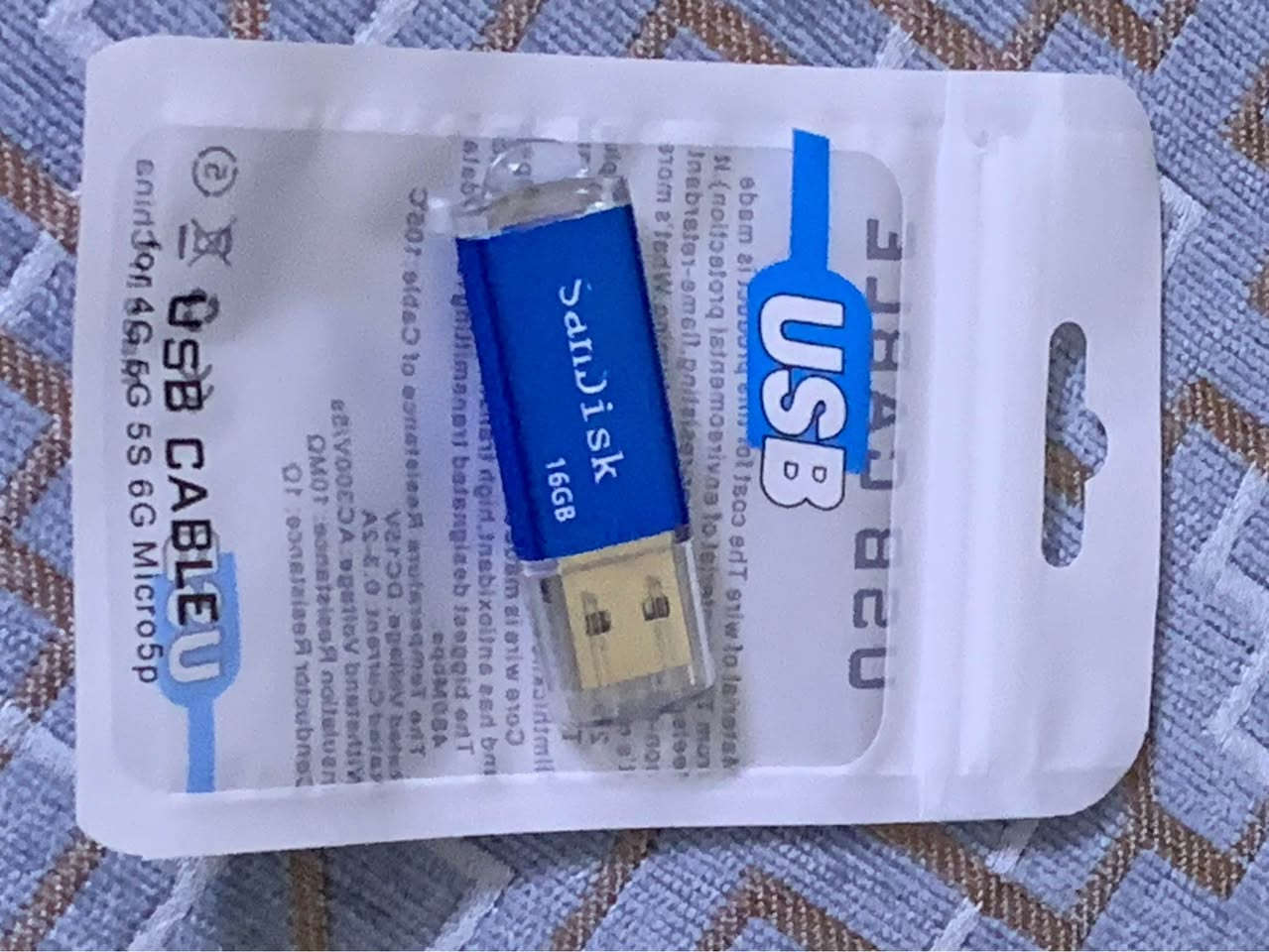 افلاشات. 16.   32. كيكه. للبيع.  بغداد توصيل. محافظات. جمله. مفرد.   *********** بغداد, العراق
