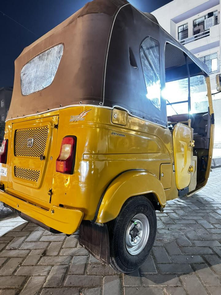 سلام عليكم البيع 2021 مكينه مكفوله  خابر ودلل مرقم بغداد مكاني مدينه الصدر ‭‬ ‭0771 381 5613‬
