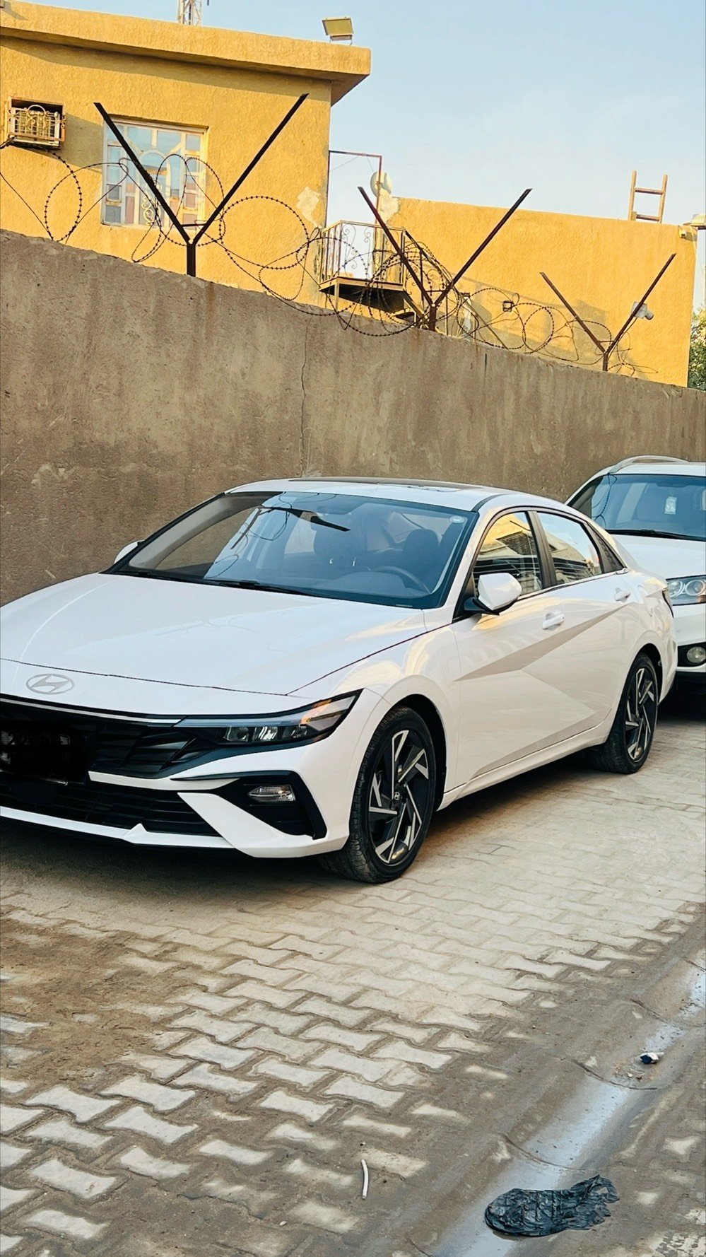 السلام عليكم

🚗 للبيع: هونداي إلنترا 2025 خليجي – تجميع صيني

الحاله: كفاله
ماشيه: 9km

📌 السيارة مسجلة رقم اربيل

💰 السعر: 153 وبيه مجال

📍 الموقع: البصره

📞 للتواصل: ***********

🔹 المواصفات:

• محرك 1500 سي سي – دبل نوزل

• فول المواصفات

• بصمة تشغيل

• فتحة سقف

• حساسات أمامية وخلفية

• كاميرا خلفية

• شاشة وسطية

• سايد بريك زر

• أوتو هولد

• لوحة ديجيتال Dashboard

• تبريد بطريقتين

• إضاءة LED نهارية

• مثبت سرعة (Cruise Control)