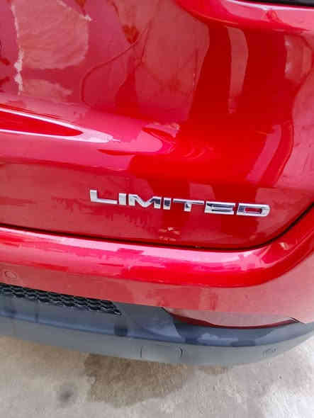 جيب كومباس ٢٠٢٣ ليمتد فول مواصفات عدا الفتحه رقم بغداد للبيع او مراوس تحويل مباشر حادث بسيط تبديل باب السائق اصلي نفس اللون مع تصليح في الجاملغ الأيسر صور الحادث مع المنشور ورقم الشاصي أيضا 
المواصفات 
محرك ٢٠٠٠ تيربو
كير اوتوماتيك  وعادي
كشنات جلد وكان السائق كهربائي
تبريد قطعتين وتدفئه بالكشنات الاماميه  والاستيرن
حساسات أماميه وخلفيه
شاشة تدعم كار بلي
رادارات أماميه وخلفيه
رادارات جانبيه
رادار مانع تصادم
رادار تحديد مسار
إشارات بالمرايا الجانبية وتنبيه الامتياز الخاطئ
توقف ذاتي بالازدحامات 
هاند بريك بصمه
ماشيه ٣٩ الف كم
مواصفات أخرى معروفه بالليمتد جيب كومباس ٢٠٢٣ ليمتد فول مواصفات عدا الفتحه رقم بغداد للبيع او مراوس تحويل مباشر حادث بسيط تبديل باب السائق اصلي نفس اللون مع تصليح في الجاملغ الأيسر صور الحادث مع المنشور ورقم الشاصي أيضا 
المواصفات 
محرك ٢٠٠٠ تيربو
كير اوتوماتيك  وعادي
كشنات جلد وكان السائق كهربائي
تبريد قطعتين وتدفئه بالكشنات الاماميه  والاستيرن
حساسات أماميه وخلفيه
شاشة تدعم كار بلي
رادارات أماميه وخلفيه
رادارات جانبيه
رادار مانع تصادم
رادار تحديد مسار
إشارات بالمرايا الجانبية وتنبيه الامتياز الخاطئ
توقف ذاتي بالازدحامات 
هاند بريك بصمه
ماشيه ٣٩ الف كم
مواصفات أخرى معروفه بالليمتد
السعر ١٧٠ 
***********
