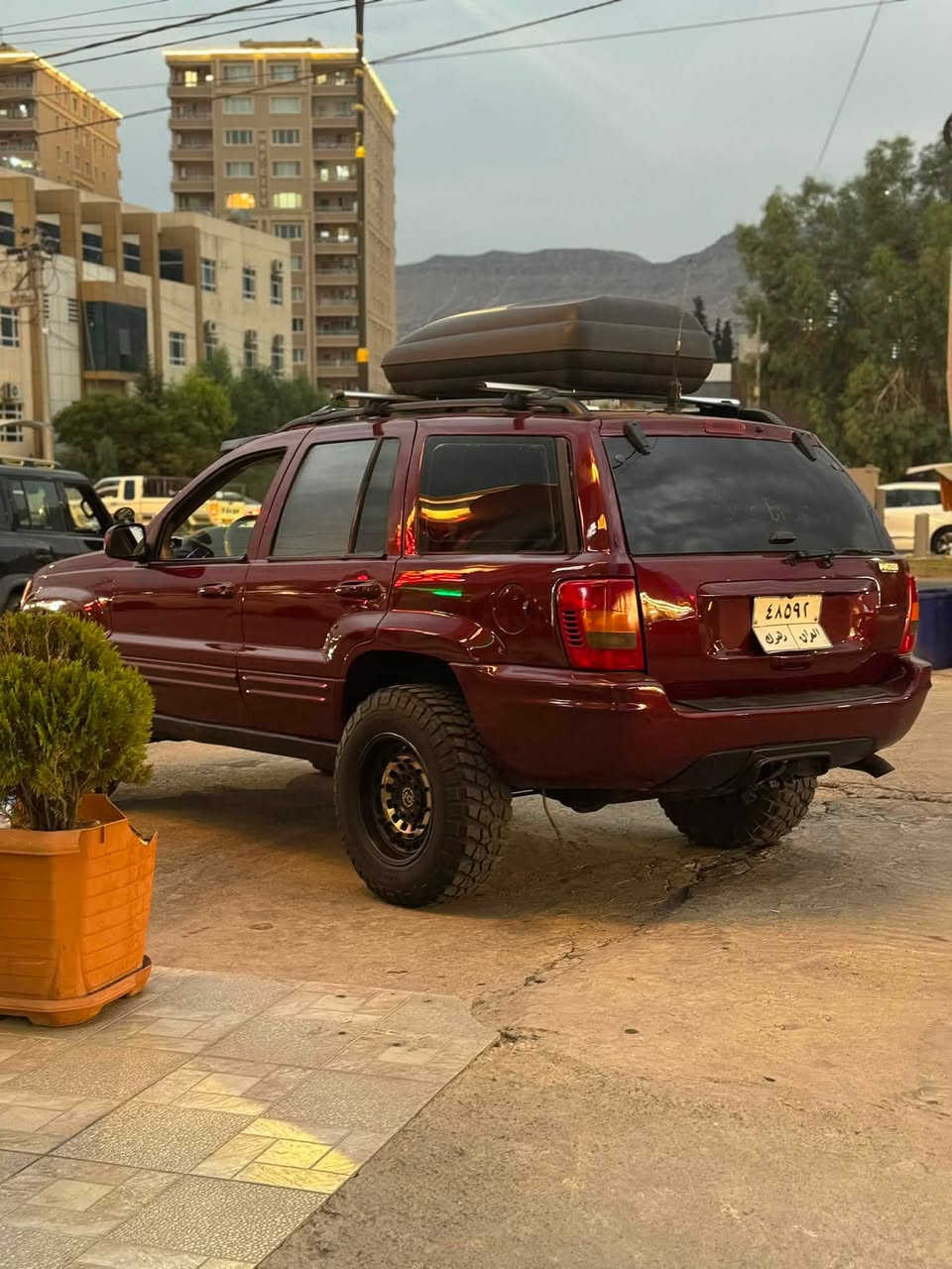 🚗 جيب شيروكي موديل 2000 - جاهزة من كلشي 
السعر 95 قفل 
السيارة نظيفة ومكفولة من كلشي، 
 المحرك: V8 (غاز وبانزين واقتصادية جداً).
 البودي: مصبوغة عام 
 الميكانيك: كير، مكينة، حدادية، وتايرات.. كلهن جدد.
 المواصفات: تبريد شاشة، كاميرا خلفية، ليدات داخلية وخارجية، وجنطة علوية. مراوس حسب القناعه
 📍 العنوان: الديوانية 
 📞 للاتصال والشراء: ***********
