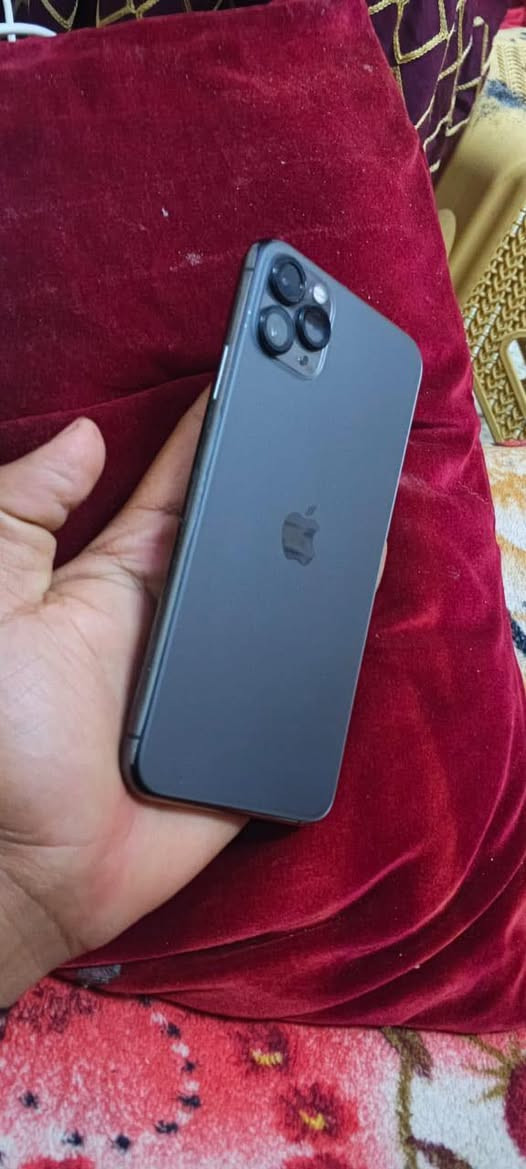 ايفون 11برو ماكس بطاريه ١٠٠مبدله ومبدل شاشه ٣خيارت جهاز نضيف صراف شحن كلش حلو شعندك مراوس نزل جماعت التكنو ول انفنكس تعذروني ماراوس ***********وتساب
