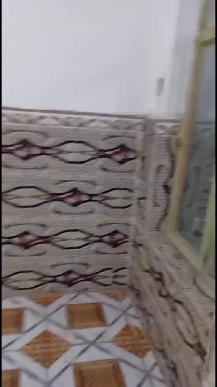 بيت للايجار الدبيسات يم كراج بغداد قرب صيدلية الهدى مساحته 100 متر طابقين طابق لأول غرفه وصاله وستقبال ومطبخ وصحيات وساحه وطابق الثاني غرفتين نوم لبيت نضيف وجديد


**إذا كنت صاحب هذا الإعلان وتريد حذفه لأي سبب، رجاءا أرسل رسالة إلى الدعم الفني**