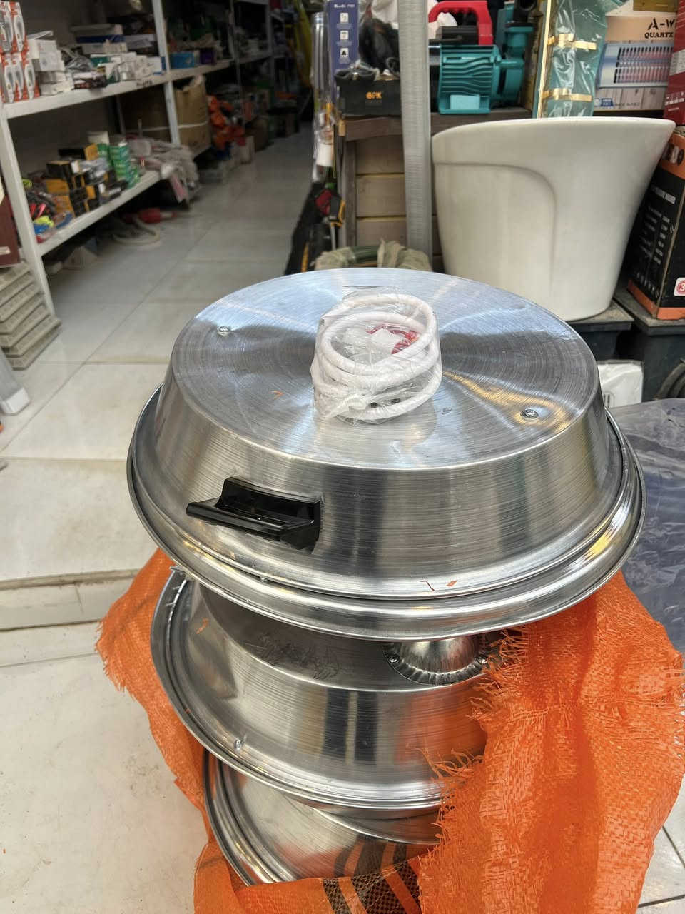 محل بركات الرحمن الشطرة شارع الكص 
رقم *********** 
تنور اصلي ابو الورده
