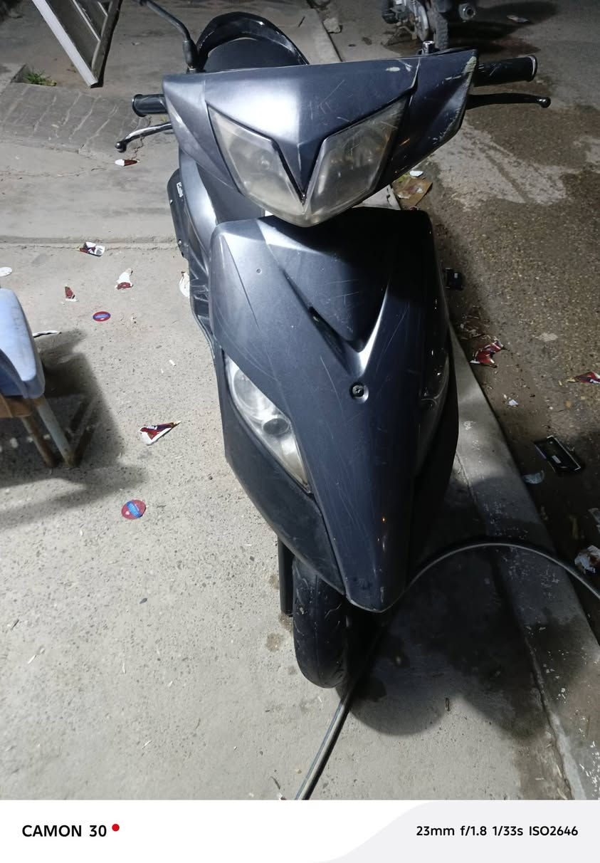 السلام عليكم 
دراجه لبيع ماكس ثعلب مجفته تجفيت جديد 
دبلات جدد مكينه نامعه دراجه مخته وي المكينه كهربائيات كله شغال اشاير و بكلايت وعداد كيلو متر السعر 
400 وبيه مجال حك الجيه لتواصل 
*********** بعقوبه تقاطع السادة
