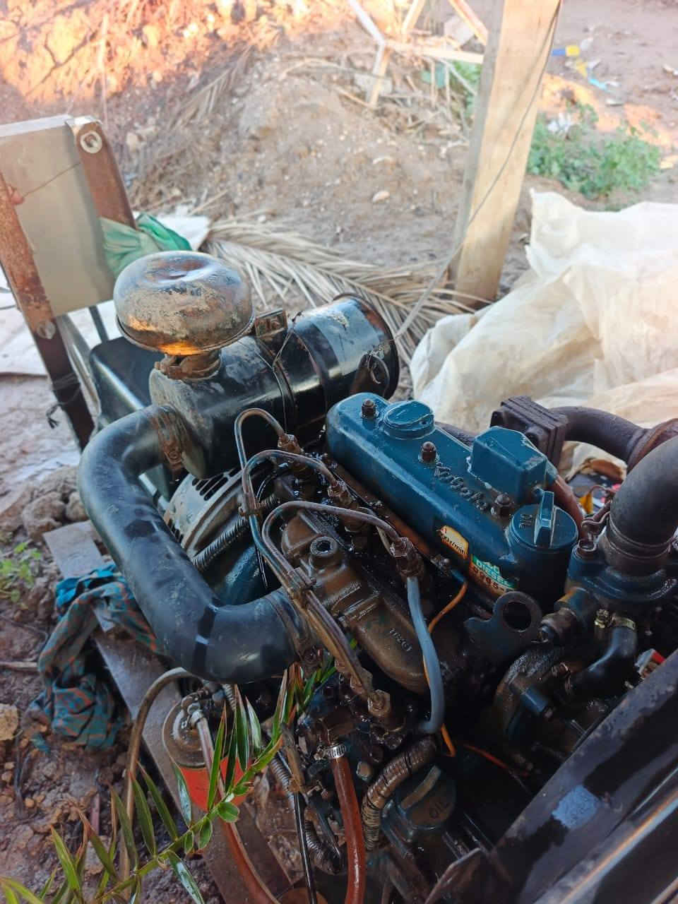 سلام عليكم مولد كابوته للبيع نضيف ما محطوط عليه صبانه 7 ونص كيفي مكان بابل الحله جبله السعر /15ورقه وبي مجال للشراي رقم /***********
