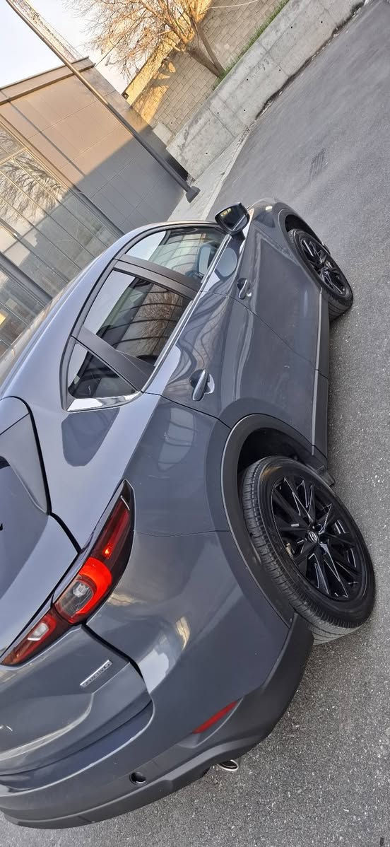 Mazda cx5 2024
فول مواسەفات 
دووپارچەو پەلەیەکی بۆیاخە بۆنیت و چەمەلەخ پەلەیەک سنوقەکەشی
کەمێک ناوگرتنی هەیە
بۆ زانیاری زیاتر پەیوەندی بکەن
*********** السليمانية, العراق
