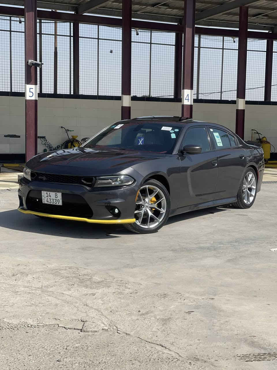 سلام عليكم
جارجر مديل 2020اصل 
ماشيه 65
تنته 
تخم تاير 100//100
كير مكينه كفاله 
سياره احلا من صور 
فقط بس حادثه من امركيا 
بيع مراوس متواجد ع نت 

***********
فقط وات ساب
