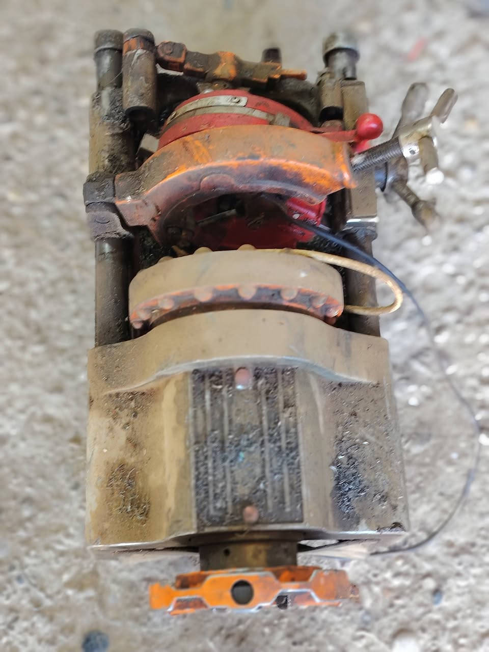 السلام عليكم مكلف بلنشر يوجد حلاجات كهربائيا و ابطالة اوكسجين للبيع ع الفيس غير متواجد اتصل ع الرقم ***********
