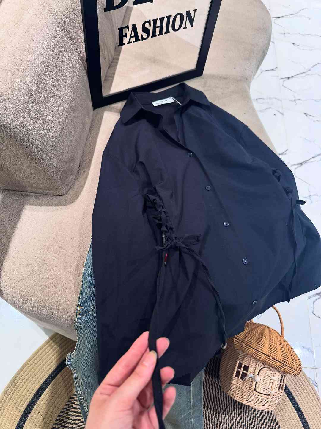 🤍قميص بتصميم أربطه جانبية ، أناقه تبدأ من التفاصيل الصغيره🤍
كوالتي عالي متوفر ب 5 الوان 
✨✨✨✨✨✨
طول القميص 75cm
قياسات 38-46
ستندر 
✨✨✨✨✨
بنطرون كيلوت طول 110cm
قياسات 36-45
هاي ويست
✨✨✨✨✨
#اكسبلور_فولو #اكسبلور_explore #اكسبلور_ضيفونا #اكسبلور_العراق_السعوديه_الاردن_ايران_الكويت_طق_لايكات_كومنت_يلاا💙 #اكسبلورر


**إذا كنت صاحب هذا الإعلان وتريد حذفه لأي سبب، رجاءا أرسل رسالة إلى الدعم الفني**