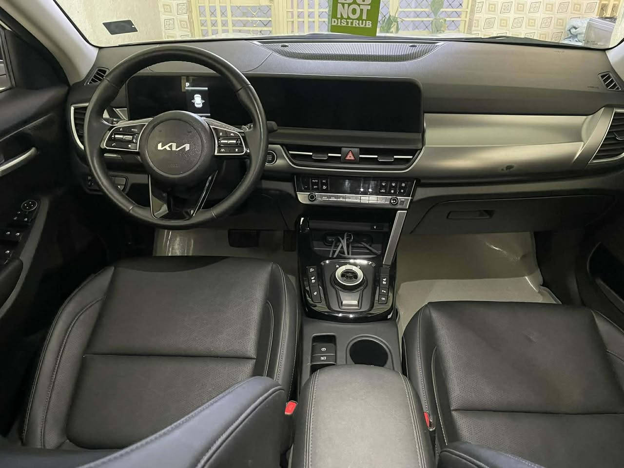 كيا سيلتوس فول  موديل 2025 وارد كوريا للبيع 🛑🛑
فول الفول عدا البانوراما 
ماشية 6000km فقط 
السيارة مرقم بغداد 
محرك 1600 تيربو جارجر 
شاشة كبيرة متصلة كيجات ديجتال 
تشغيل بصمة وبصمة أبواب 
تشغيل عن بعد 
كير ماوس 
تحديد مسار وقيادة ذاتية 
تنبيه النقطة العمياء 
وتنبيه خروج من المسار 
مثبت سرعة 
ومري جانبية شفط 
تدفئة وتبريد كشنات 
كشنات جلد كرسي السائق كهرباء 
كاميرة خلفية دوارة 
مودات قيادة 
الحادث موضح بالفديو 
تبديل جاملغ ايمن وبنيد صبغ 
السيارة جديدة جدا 
مكان السيارة بغداد بسمايا 🏚
السعر 165 ورقة 💲
للمعلومات اكثر 📞
00905616145162 واتساب 
***********. اتصال 
السيارة مرقمة بغداد تحويل مباشر ماتحتاج هزة
