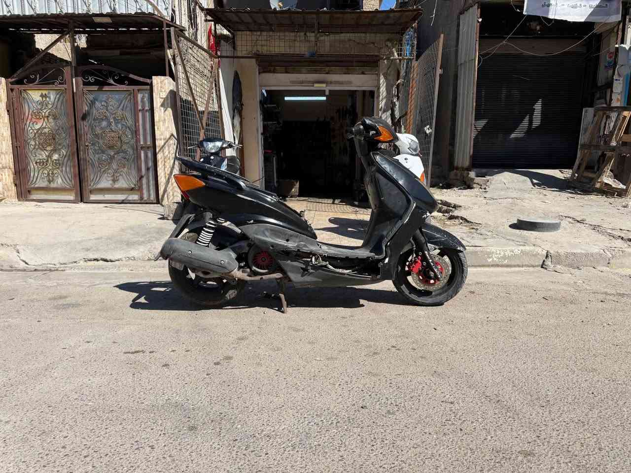 السلام عليكم سكنس نثيه للبيع ابيعلك كوم حديد طافي شبيها ما بيها انتَ تسوي بايعلك حديده كلها بلاديه الدراجه شوفه عينك مكاني بغداد الحريه سعر الدراجه 250 قفل *********** بغداد, العراق
