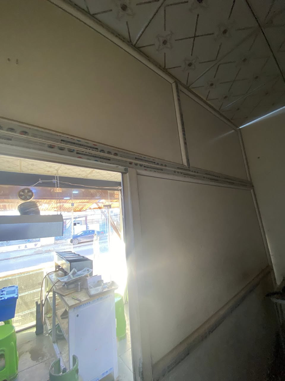 قاطع pvc  ارتفاع 3 متر وعرض 4 متر للبيع نضافة فول لليحب ياخذه 
يتواصل ***********
