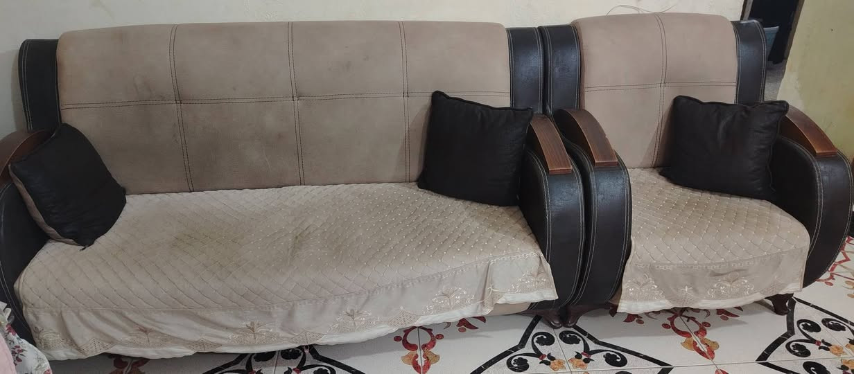 اثنين اتخامة 10مقاعد  نضيفات بدون ضرر البيجي والجوزي يتكون من 3 مقاعد  واثنين كراسي  ب 400  والبيجي والزيتوني يتكون من 2 مقاعد و4 كراسي  مع طبلات عدد 5 كزاز سعره 550 العنوان انوار


**إذا كنت صاحب هذا الإعلان وتريد حذفه لأي سبب، رجاءا أرسل رسالة إلى الدعم الفني**