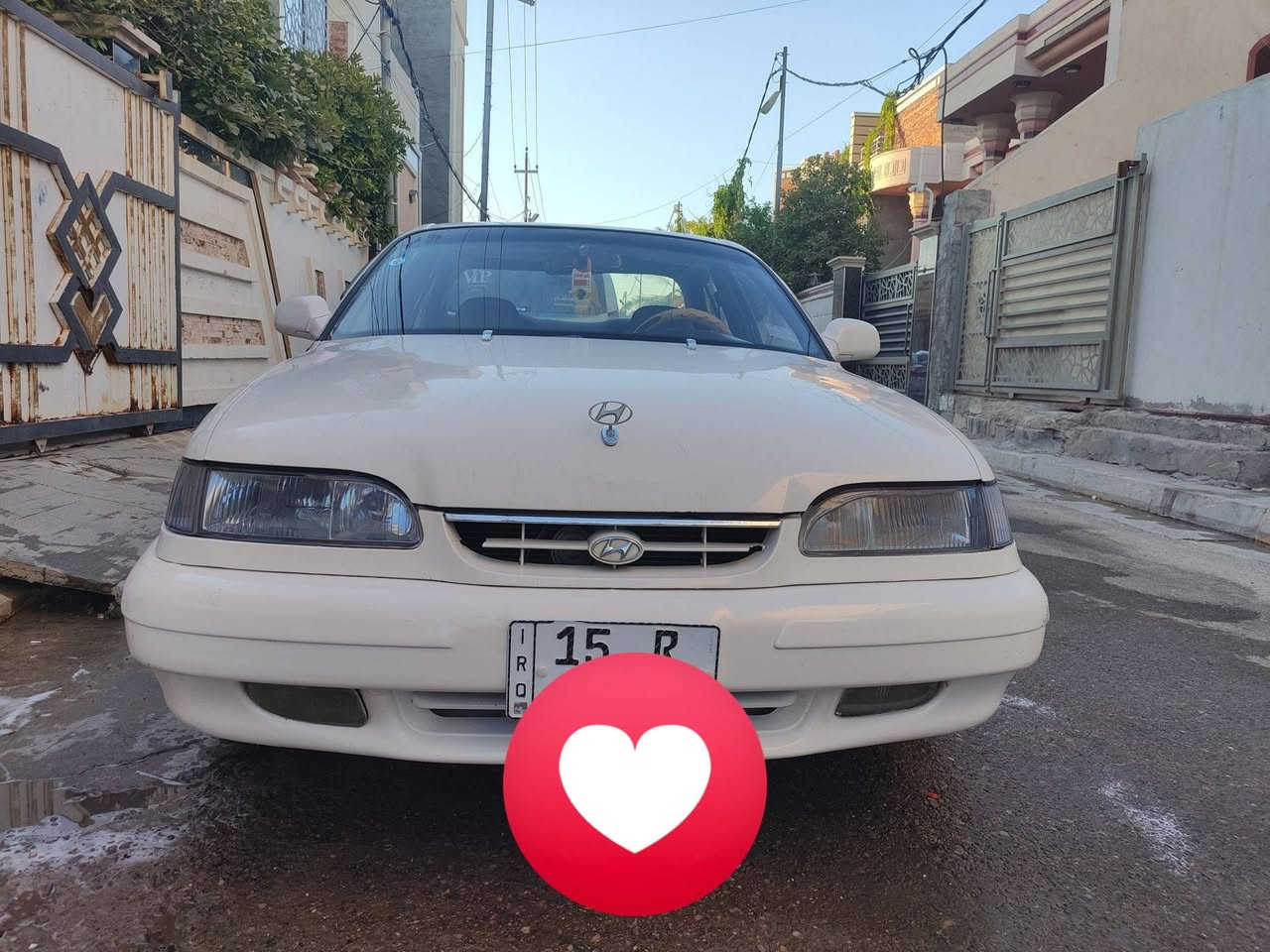 السلام عليكم 
سوناتا تو موديل ١٩٩٤ 
كير عادي محرك ٢٠٠٠ 
مصبوغة عام 
الكمبريسر شغال بس دكمة a/c عاطلة 
صدر جيد 
زوج تاير أمامي جديد 
نوزلات جدد
بلكات و واير بلك جدد 
دينمو جديد
باتري جديد 
السيارة بسمي السنوية تنتهي ٢٠٣١ 
و الهزة تنتهي ب٢٠٢٧ 
***********
السعر ٣٩ وبيها مجال
