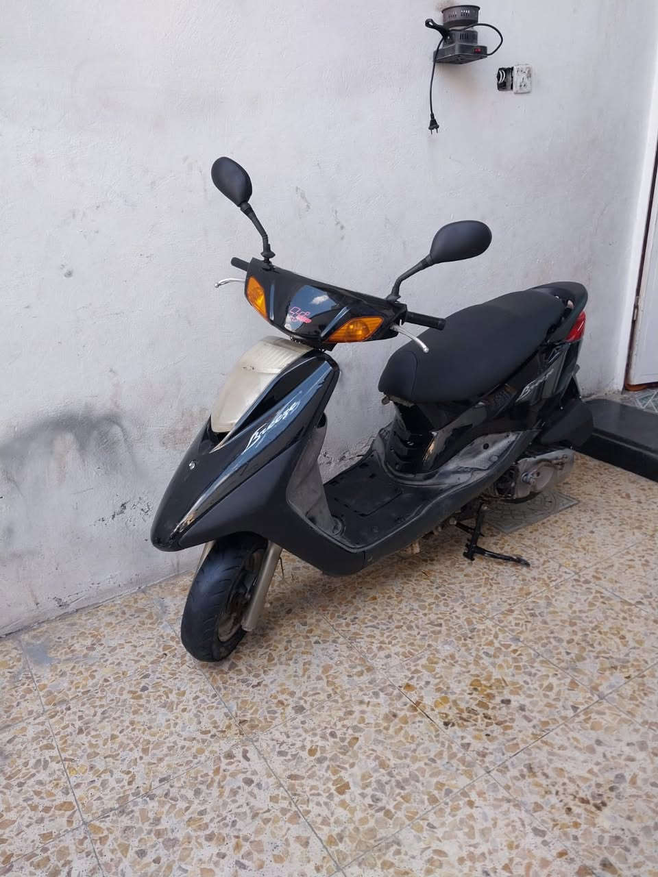 يالله للبيع بريز يباني طافيه امشي بيه وطفت سعر ٣٧٥ مكان بغداد بلديات مكينه مكفوله بس معرف ليش طفت كله بلادي دراجه جديده *********** خاص ماكو
