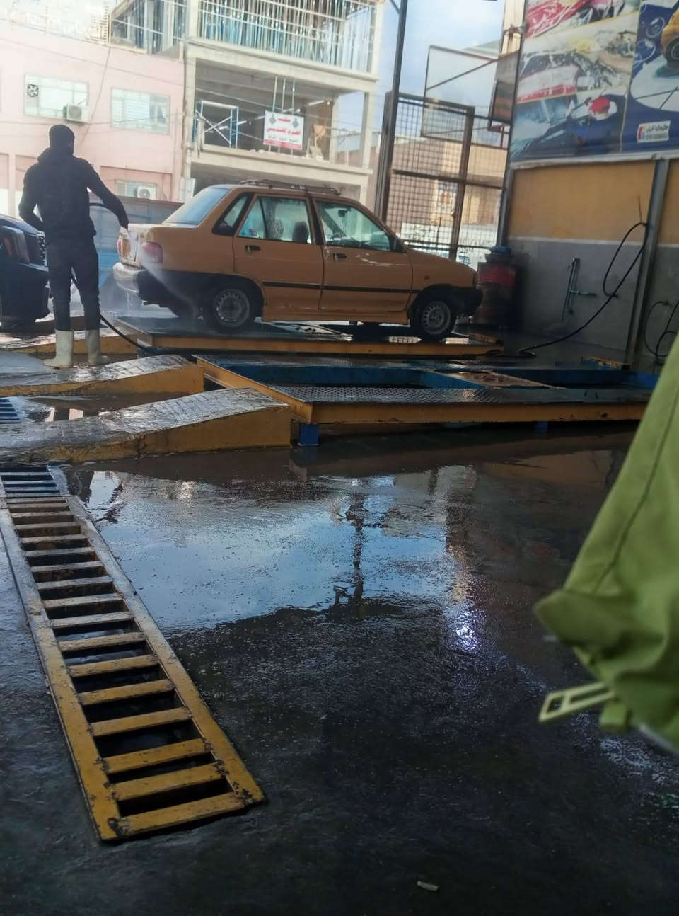 سلام عليكم سايبه للبيع مديل 2010 كير مكينه خير من الله شواصي نضاف صاعده هزه راعيها ما اندله ابيع سرقه وعشاير 15 وبيها مجال قليل مكاني نجف 
‏‪***********‬‏
