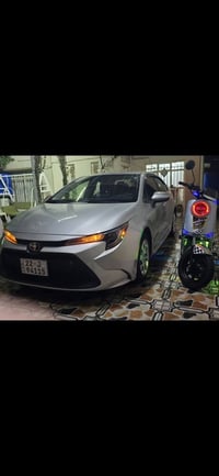 كورلا موديل2022 السياره بسمي و دفتر بانزين  محرك المرغوب 18 مواصفات le...